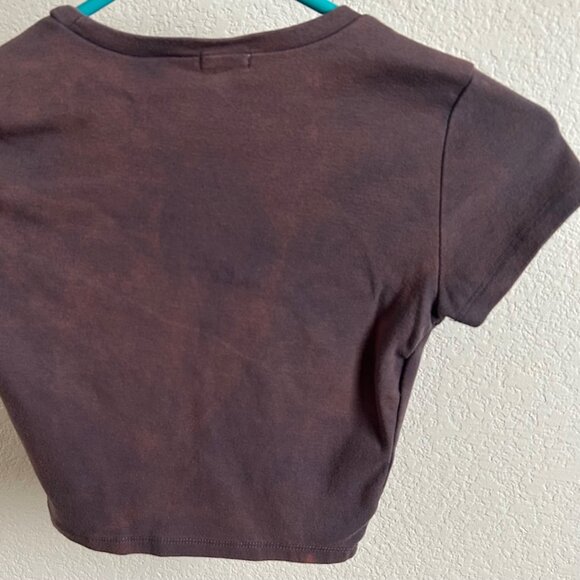 Garage Crop Top Baby Doll T-Shirt shirt in dark brown with slight tie-dye effect - Picture 5 of 11